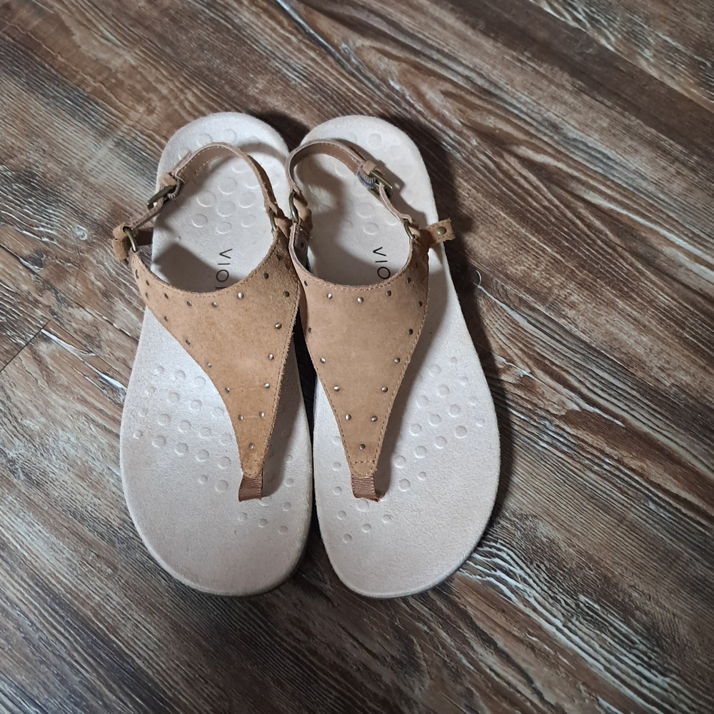 Vionic Womens Margot Studs Suede T-strap Flat Sandal Sz. 9.5